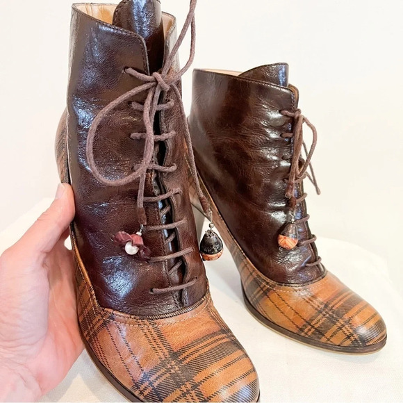 Kendo Tartan Heeled Ankle Boots - Picture 9 of 16